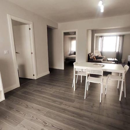 Espacioso Piso Con Garaje Cerca Del Centro De Vigo Kültér fotó
