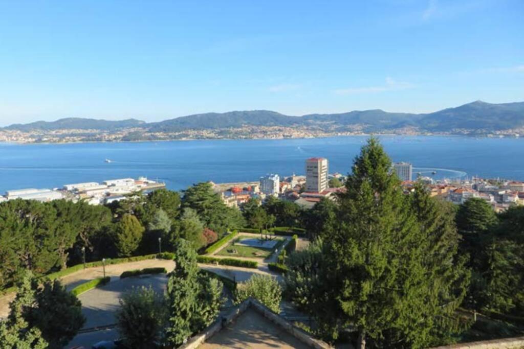 Espacioso Piso Con Garaje Cerca Del Centro De Vigo Kültér fotó